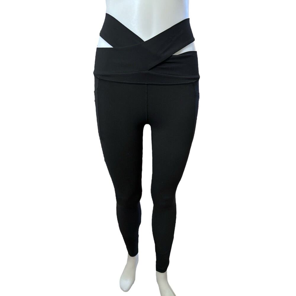 RARE ATHLETA BLACK  Cut Out Hip Leggings Size Small!❤️